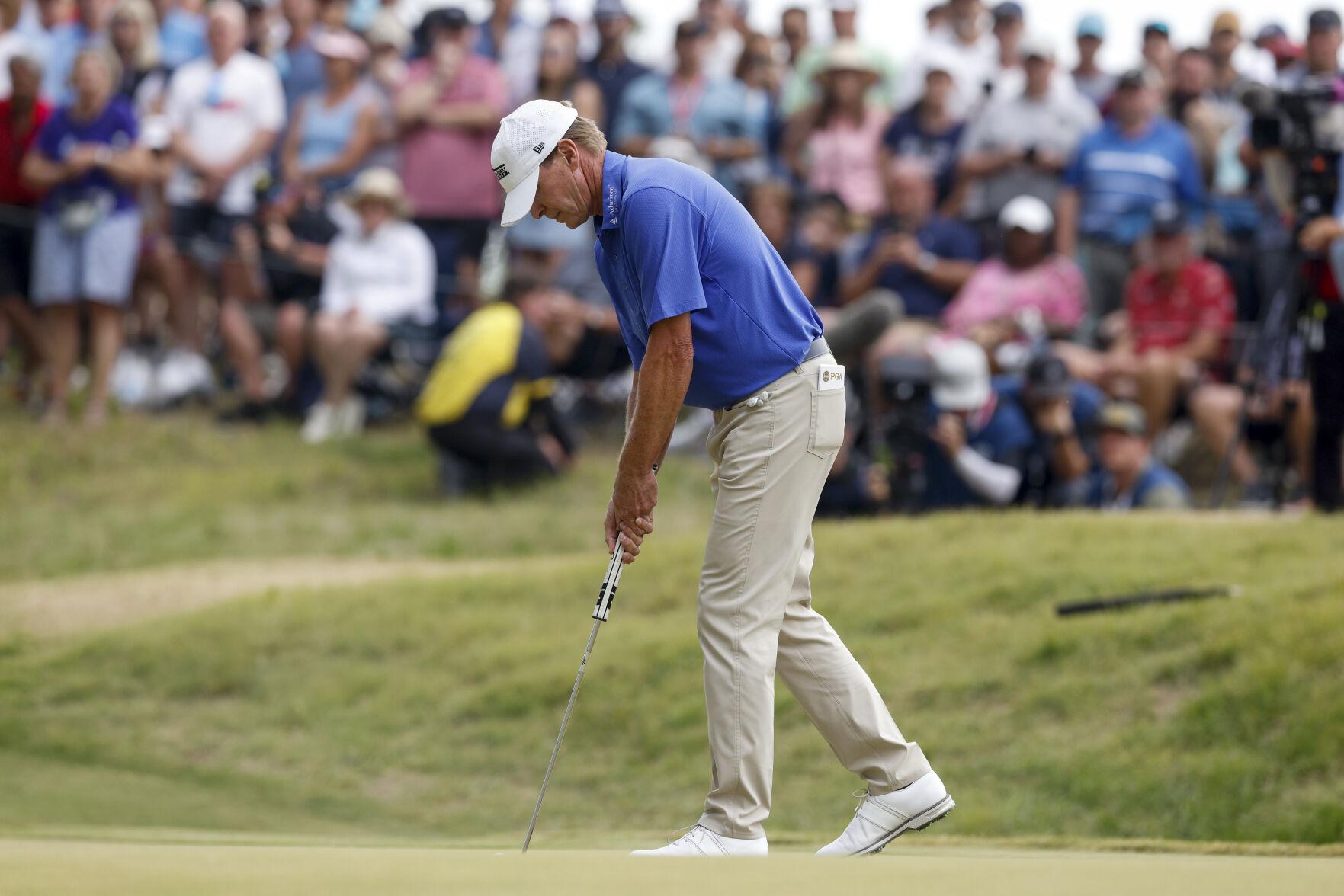 Steve Stricker's Senior PGA victory with daughter Izzi as caddie in photos