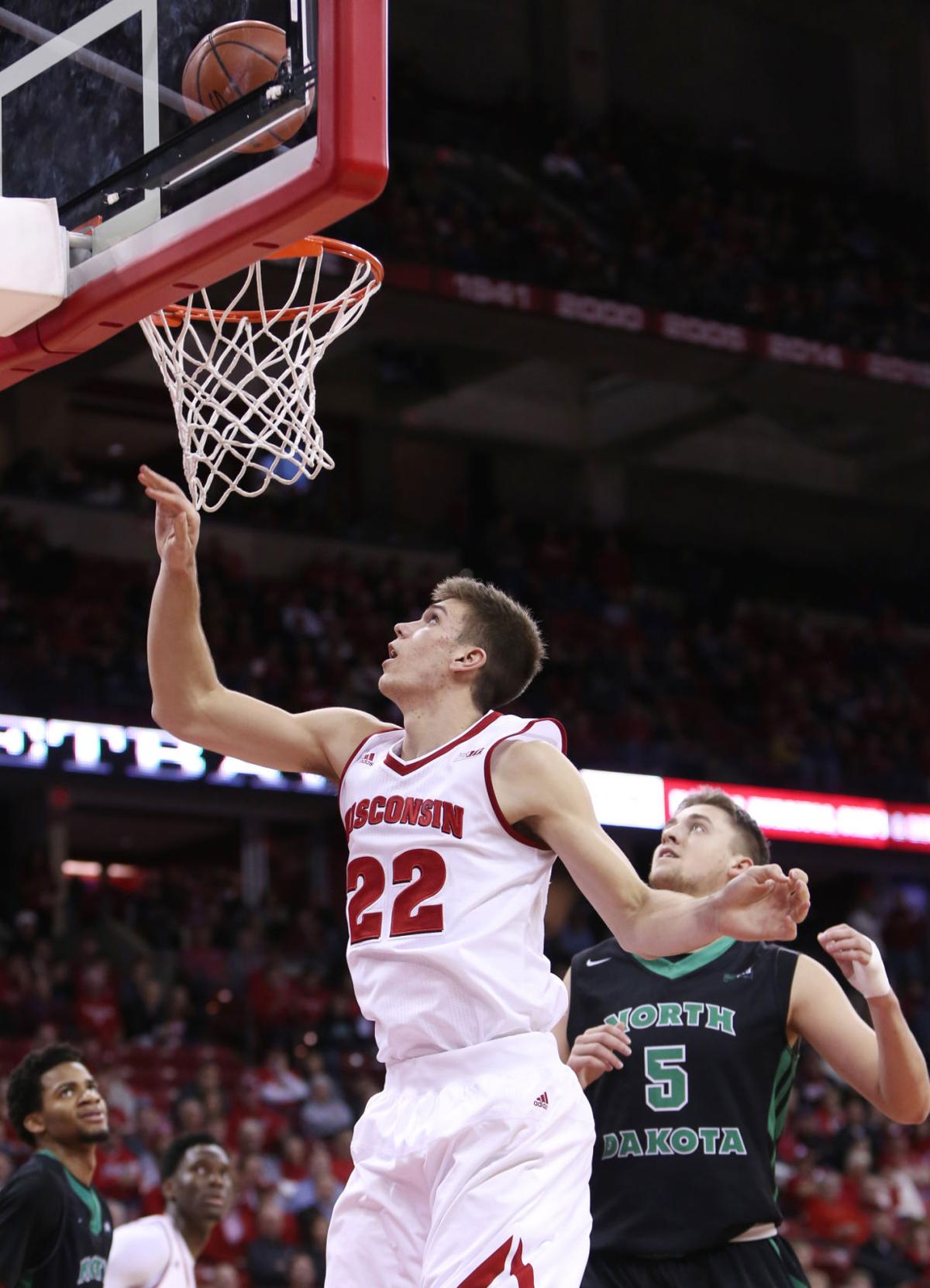 03BadgersND144-11172015215439
