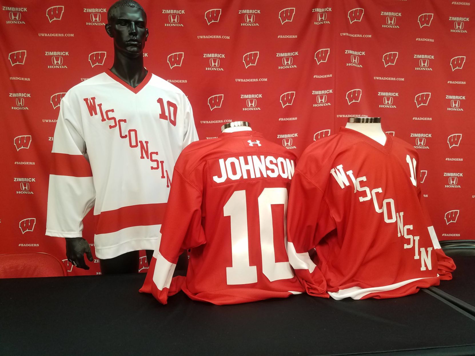 uw hockey jersey