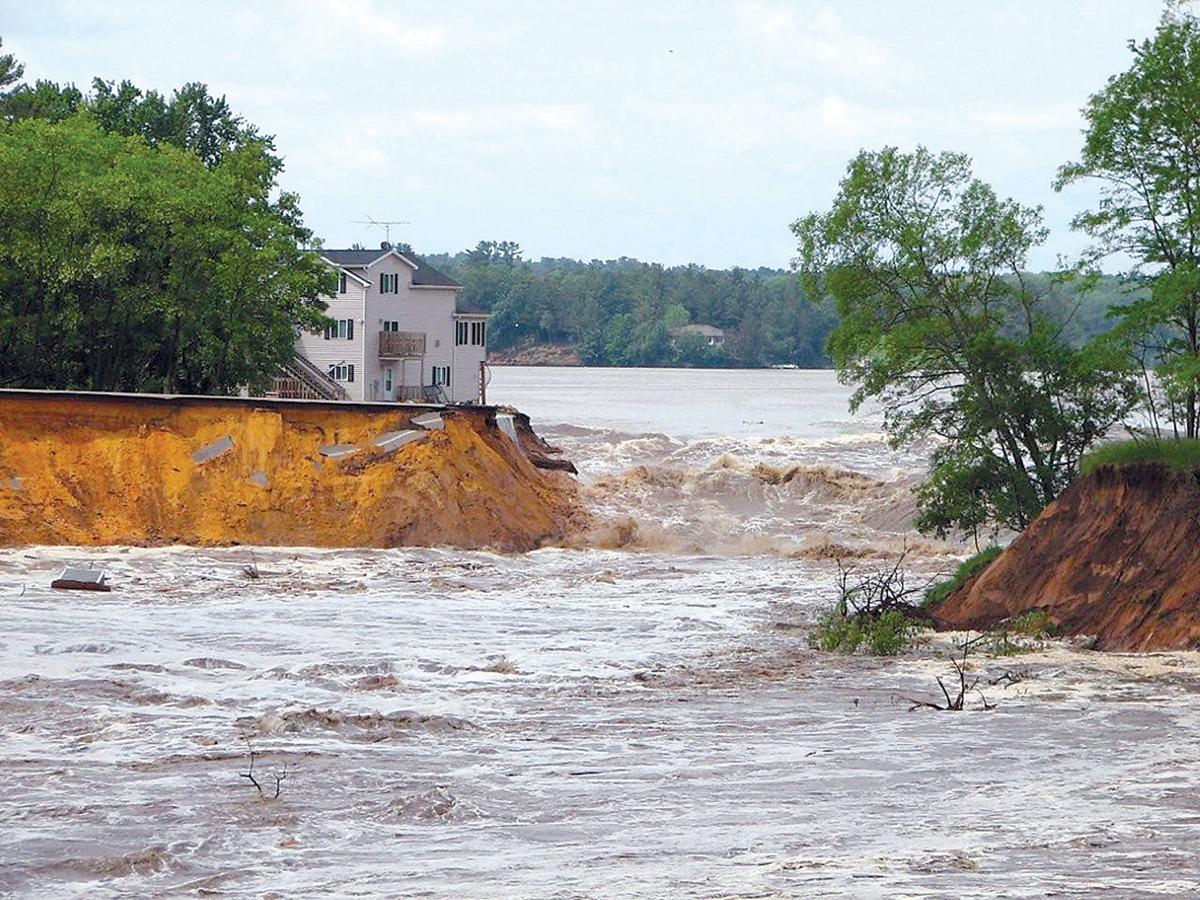 FLOOD OF 2008 'The lake just vanished;' Lake Delton fights to restore