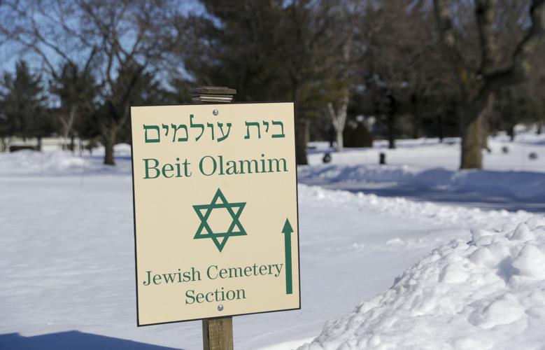 2019-02-15-Jewish Cemetery 1-02152019120559