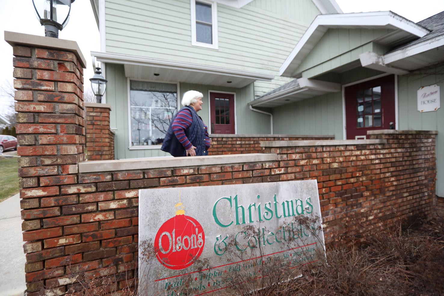 Olson's Flowers and its Christmas house winds down in Mount Horeb
