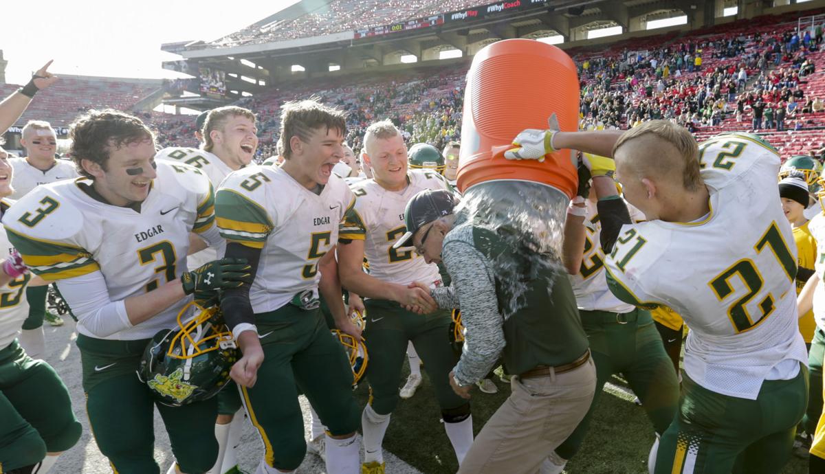 Wiaa Division 6 Football Eau Claire Regis Ends Darlington S