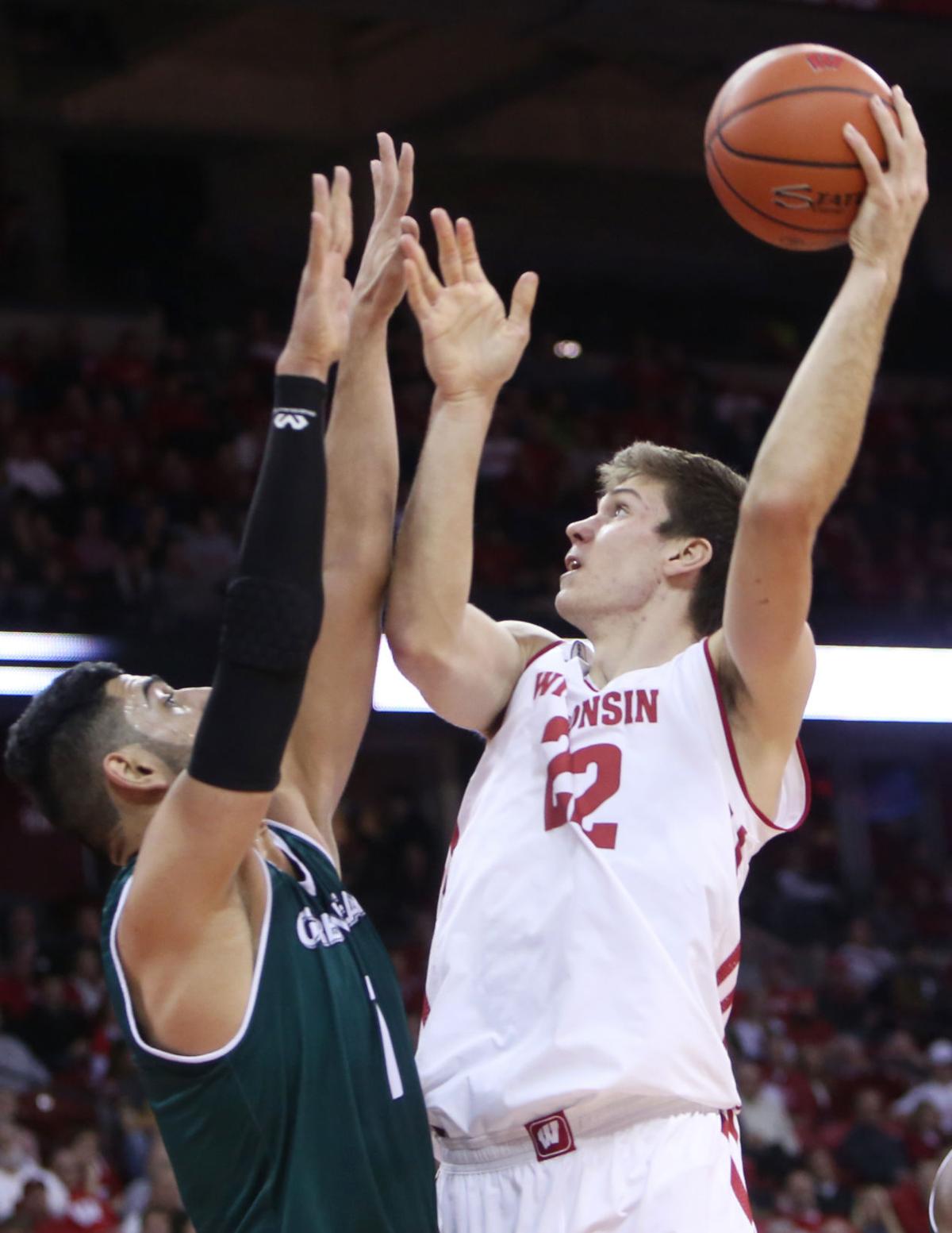 17BadgersGB1174AJA-12142016221213
