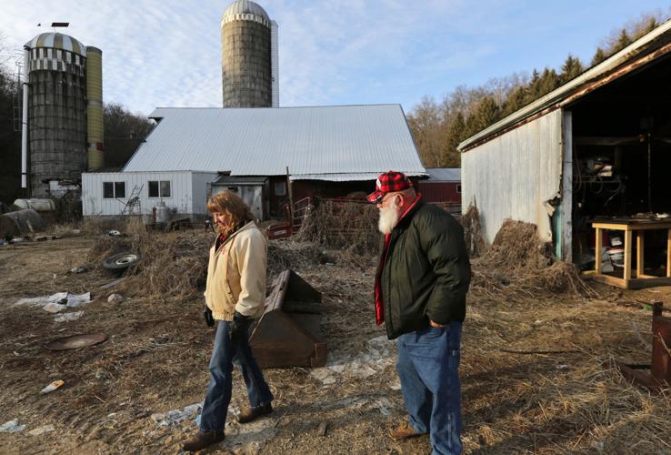 Web only-Hennemans by barn