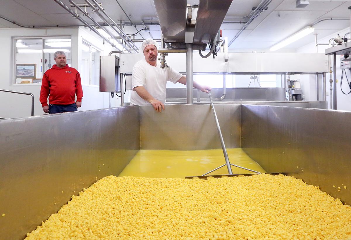 Wisconsin produced record 3.37 billion pounds of cheese in 