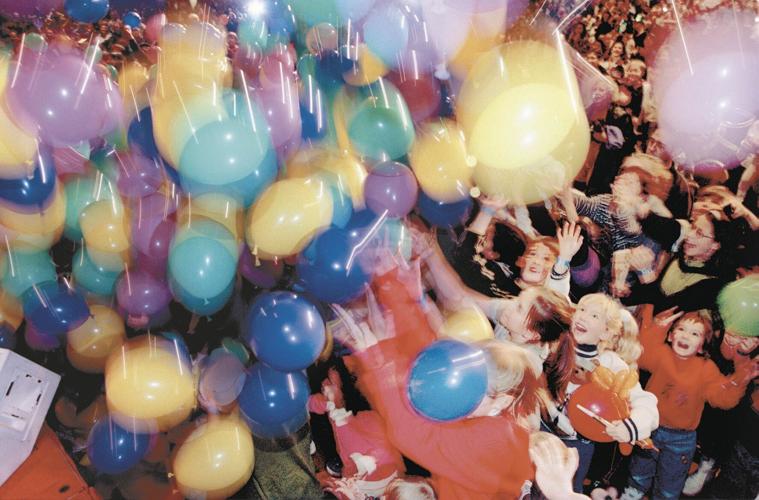 new years balloon drop 1 1 00