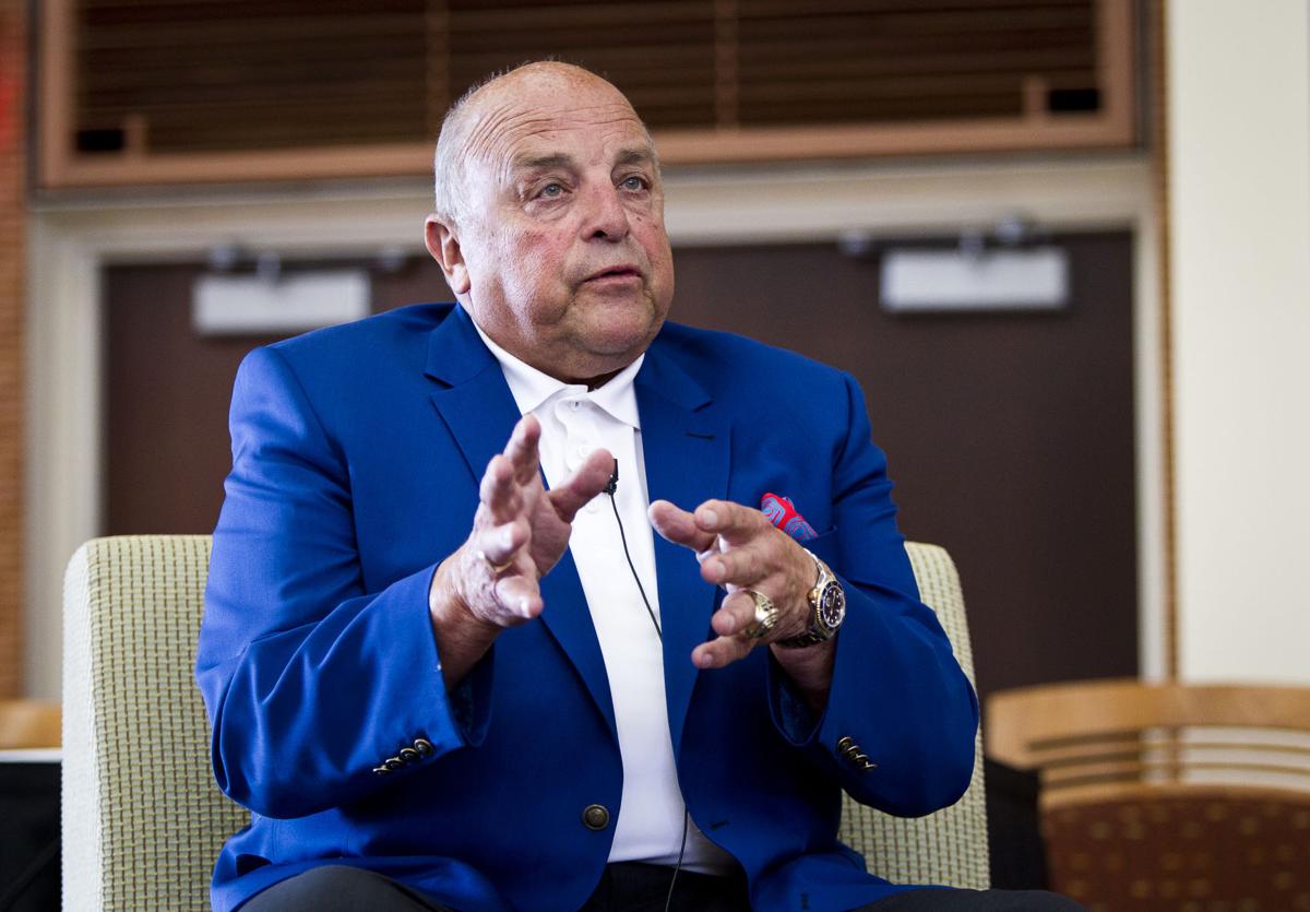 Barry Alvarez photo