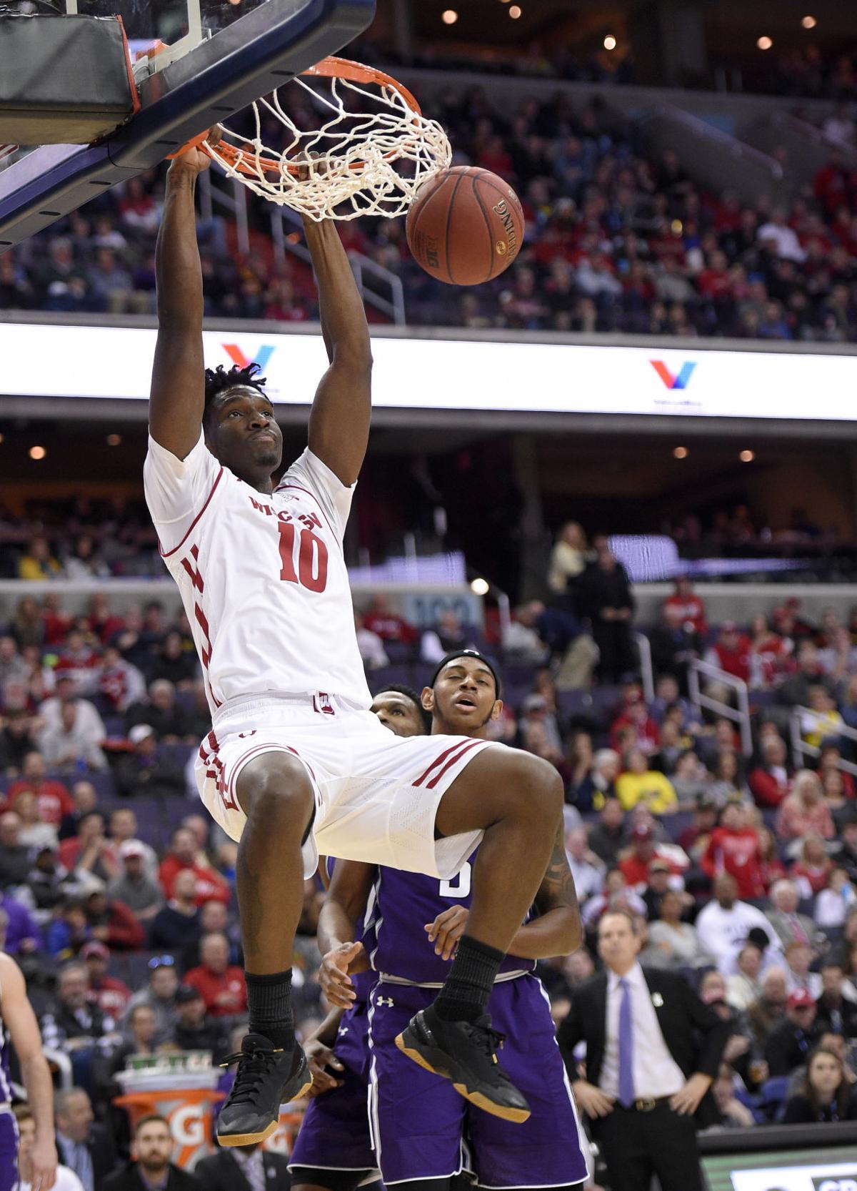 Badgers Men S Basketball No 24 Wisconsin Dominates Northwestern