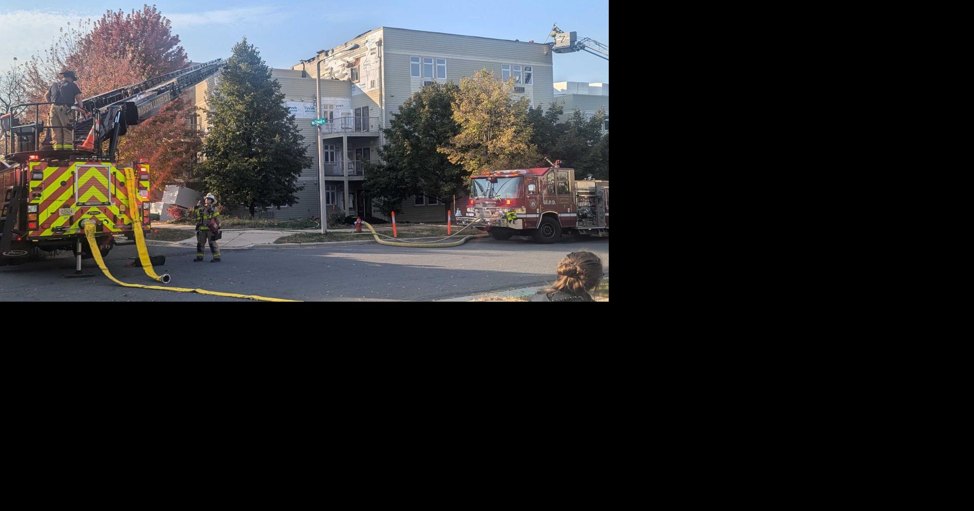 Fire breaks out in Far West Side apartment building
