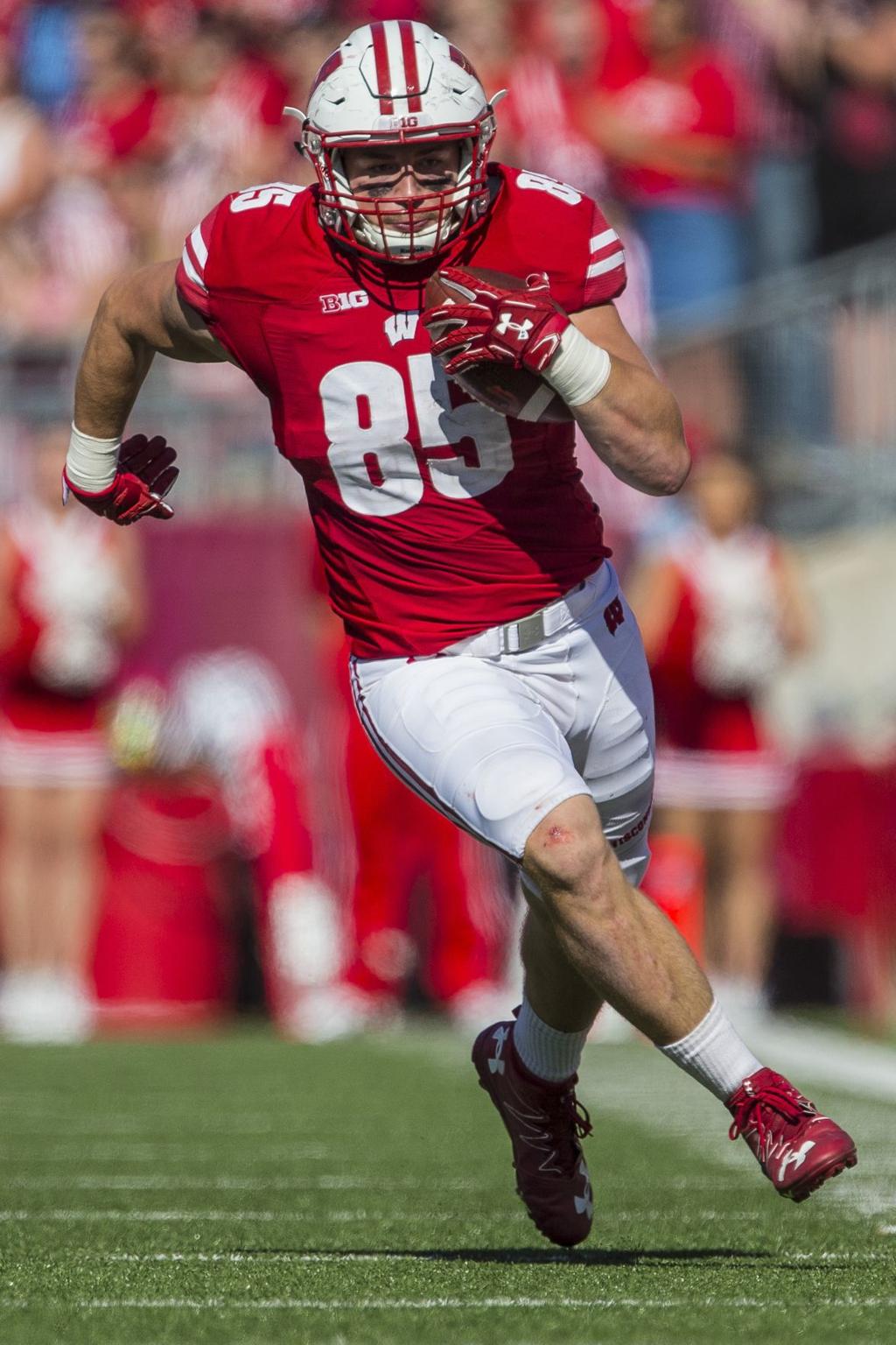 Injury Ends Tight End Zander Neuville S Badgers Career College