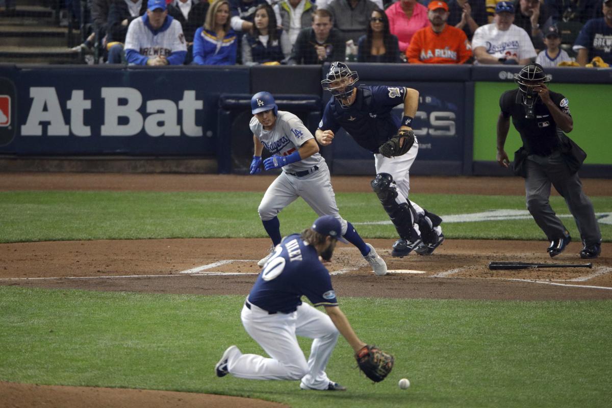 Wade Miley earns 7th straight winning decision with 7 scoreless