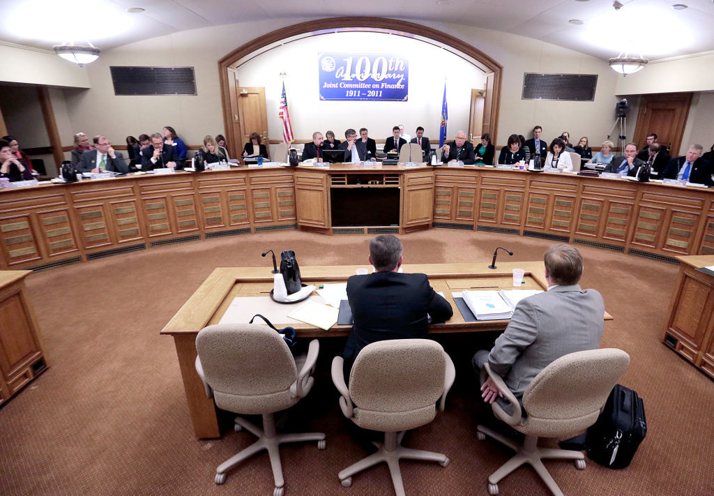 Top Scott Walker aide in �disbelief� over finance