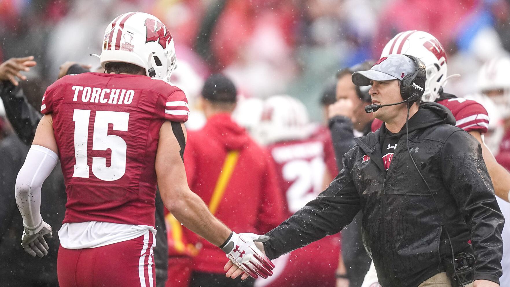 Wisconsin football gets back more players from injury for Iowa game