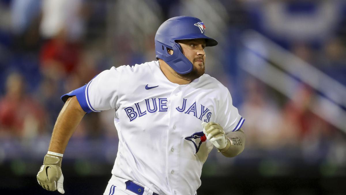 Brewers acquire first baseman Rowdy Tellez from Blue Jays; rain postpones  Tuesday's game