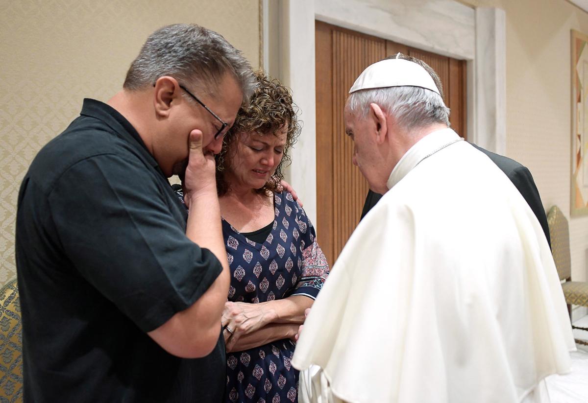 Beau Solomon parents with pope