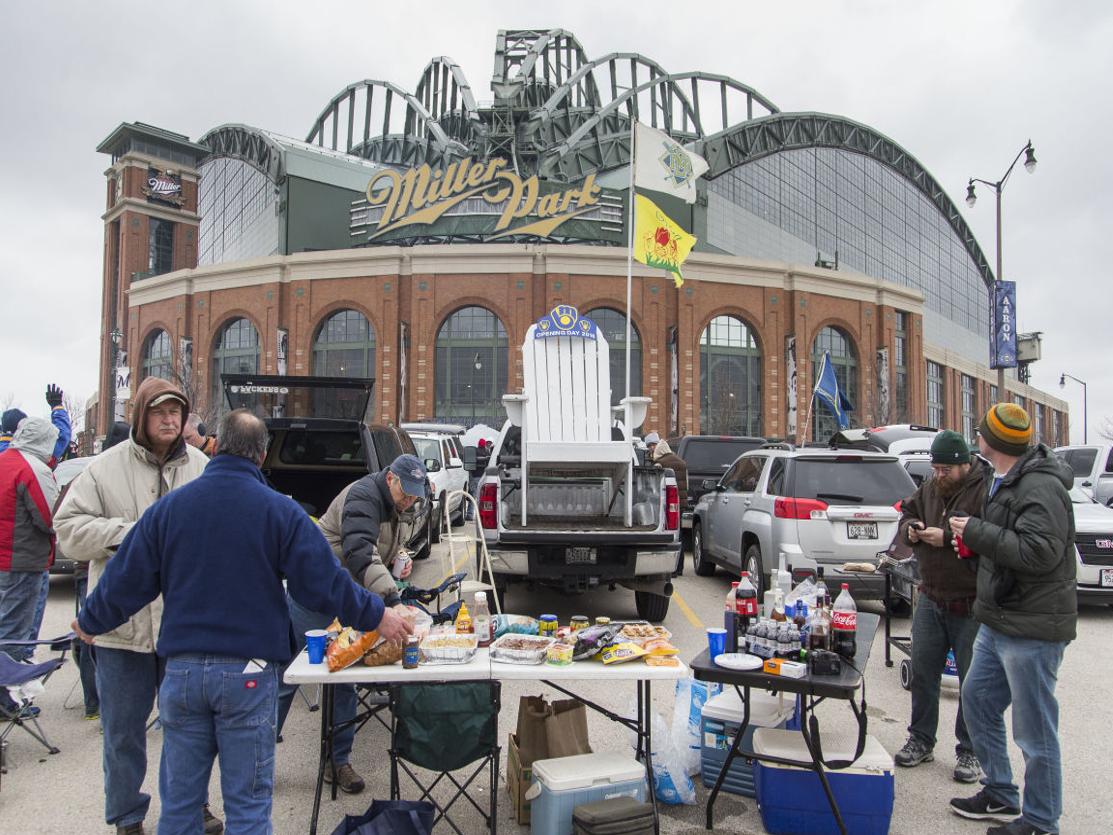 Say Goodbye To Miller Park Hello To American Family Field Major League Baseball Madison Com