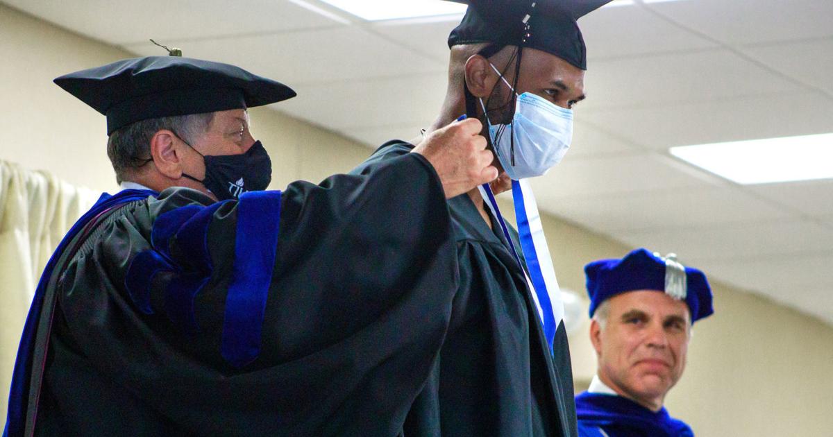 First-ever group of Wisconsin prisoners graduates with bachelor's degrees
