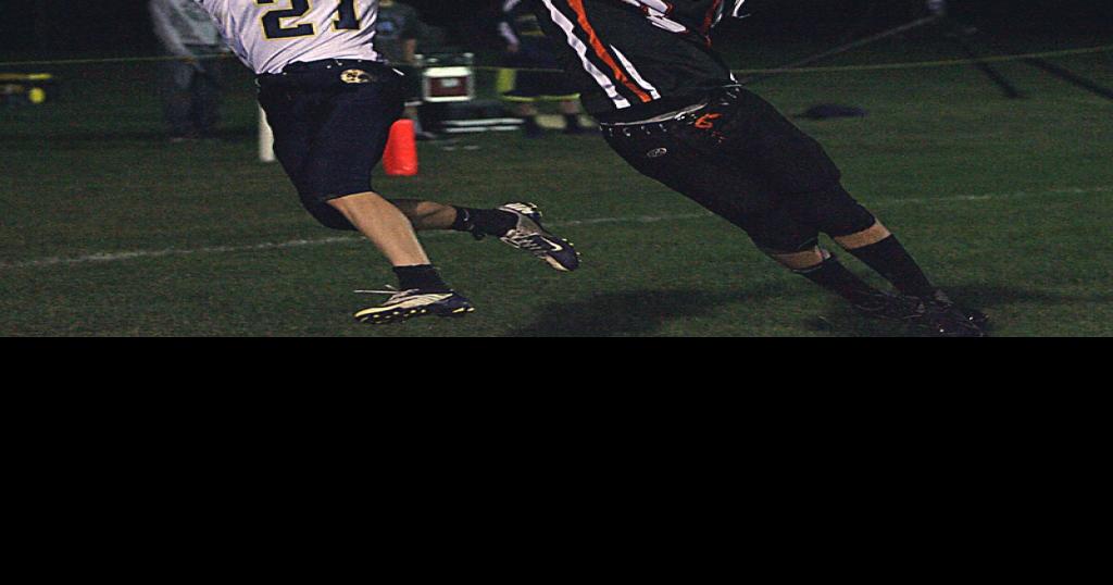 Large Trailways football Markesan pulls away from Horicon