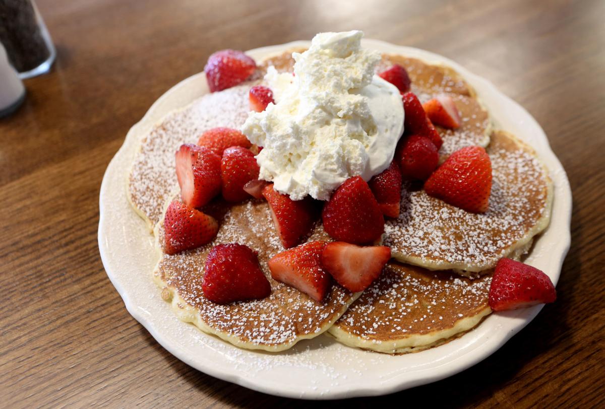 let-s-eat-the-original-pancake-house-debuts-a-new-look