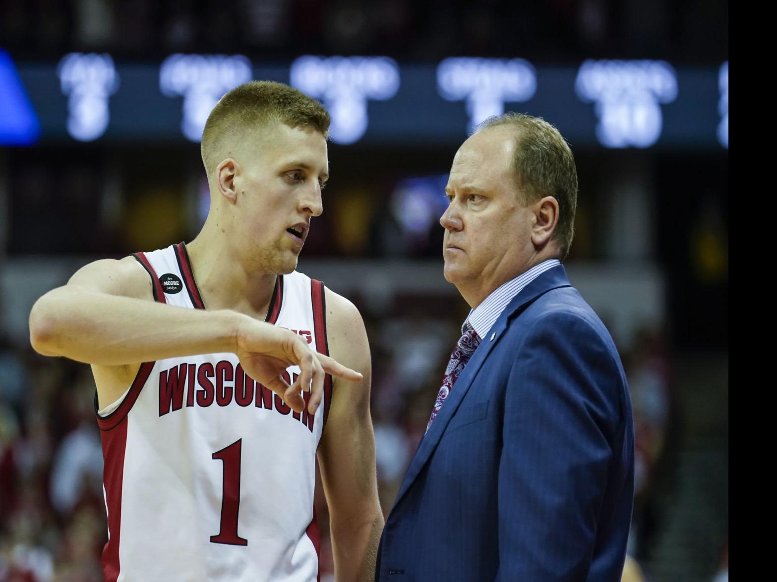 Former Badgers Players Enjoy Watching Program Make Big Turnaround