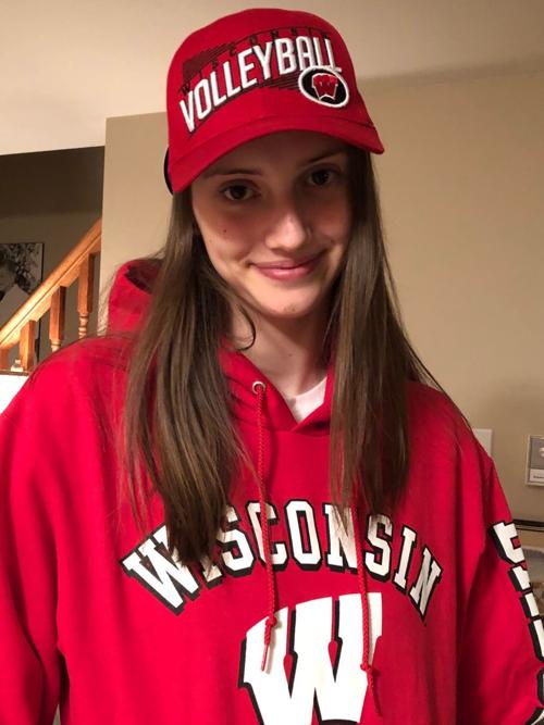 Anna Smrek UW volleyball