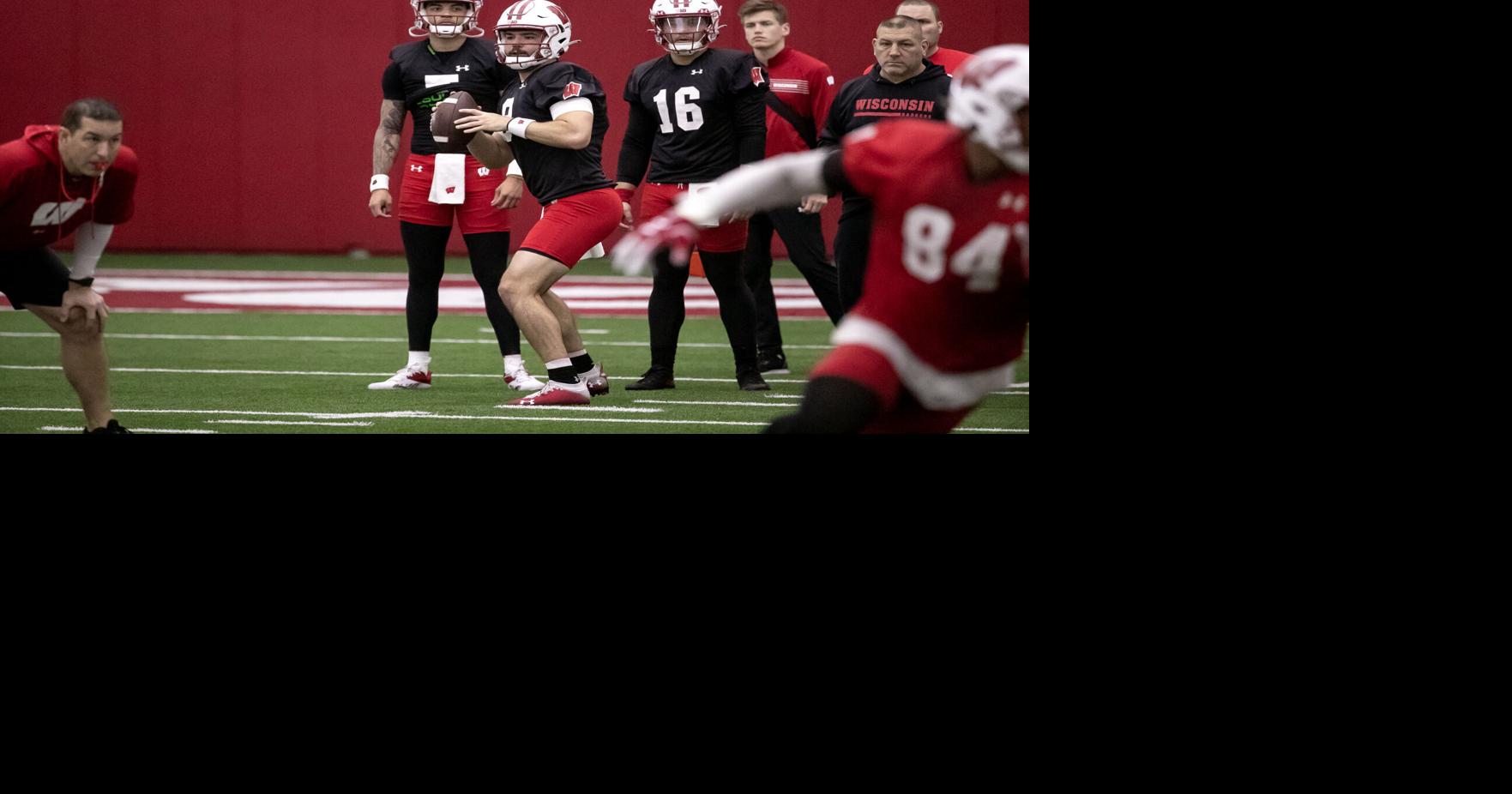 Why Wisconsin football QBs are adapting to old-school dropbacks