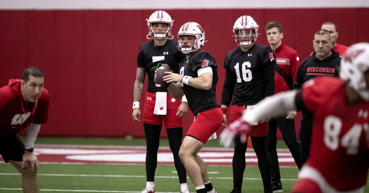 Wisconsin Qbs Why Wisconsin football QBs are adapting to old-school dropbacks