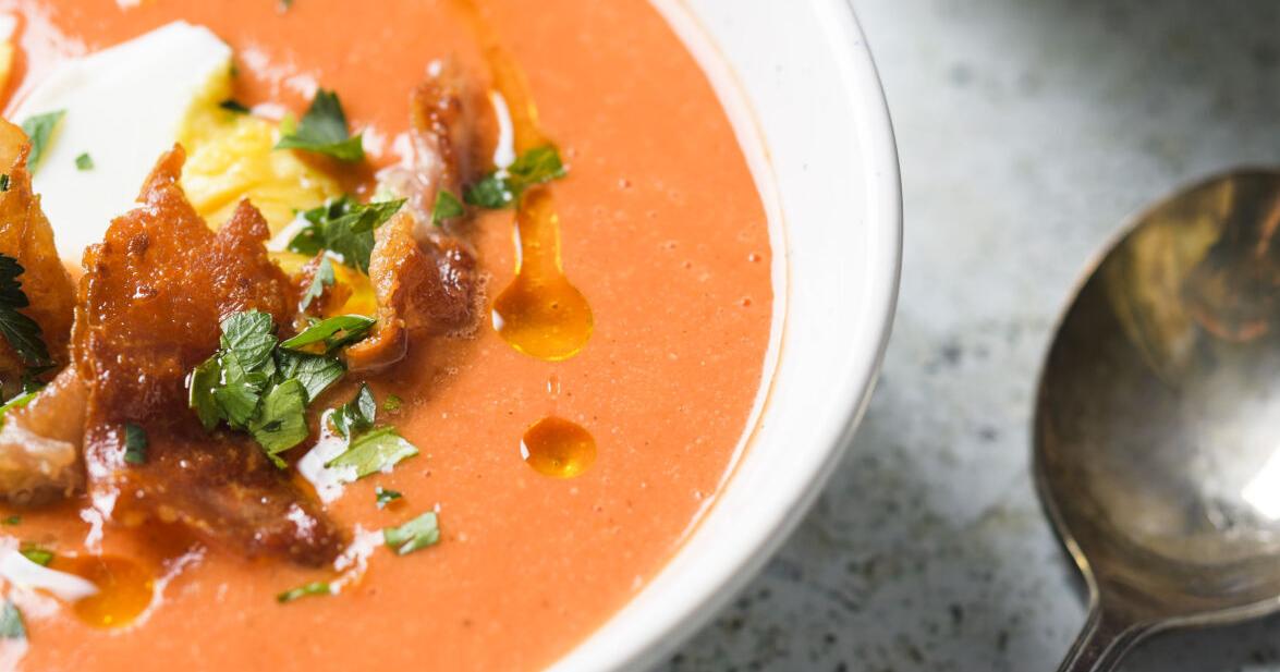 Refréscate con la «otra» famosa sopa de tomate fría de España