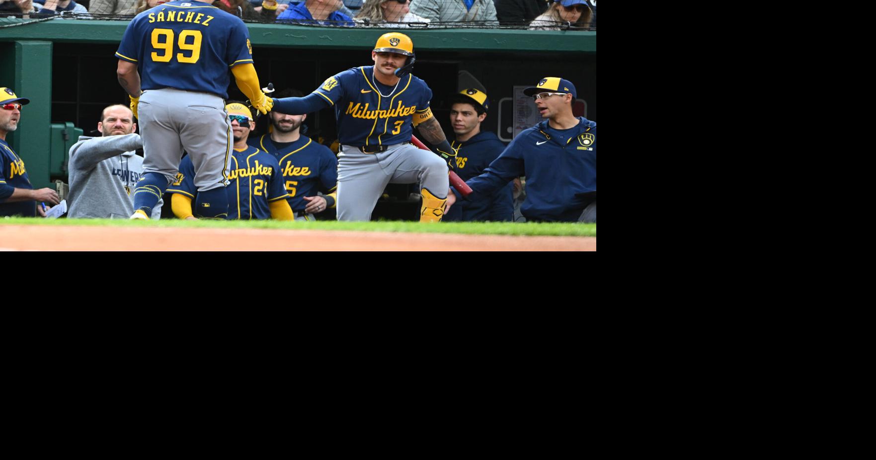 Photos: Brewers continue road series against Washington