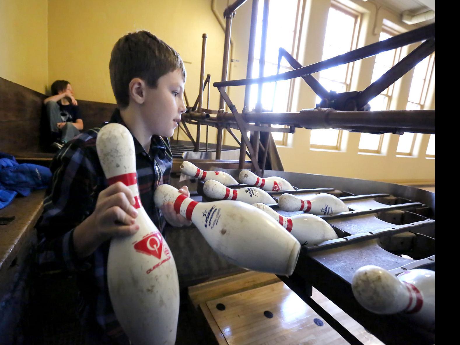 Take A Tour Through Some Of Wisconsin S Vintage Bowling Centers Local News Madison Com