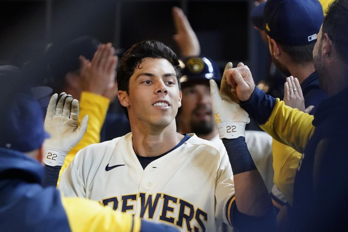 Stearns says Brewers don't know cause of Yelich's struggles