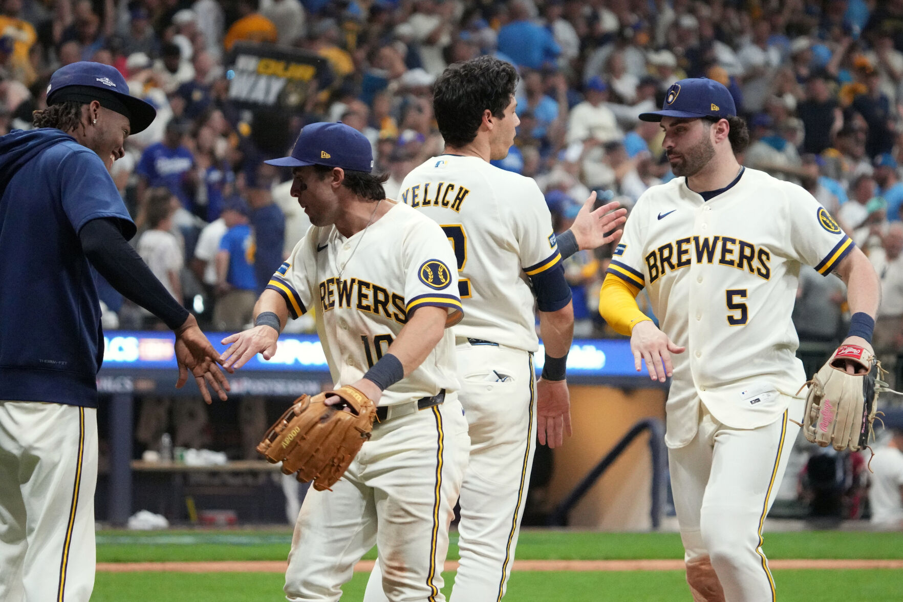 BASEBALL-MLB-MIL-LAD/