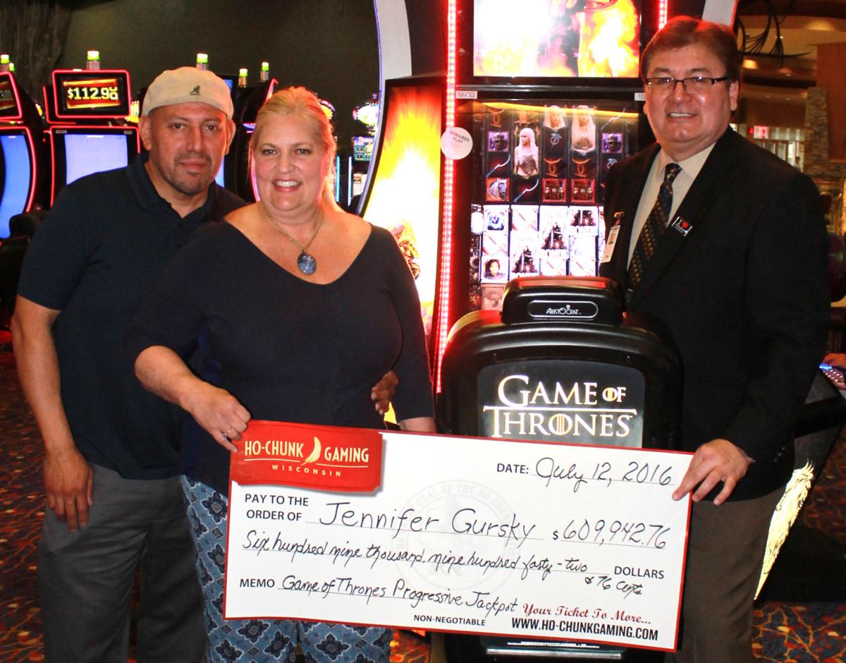 Portage Woman Wins 609 942 Jackpot At Ho Chunk Casino In Dells