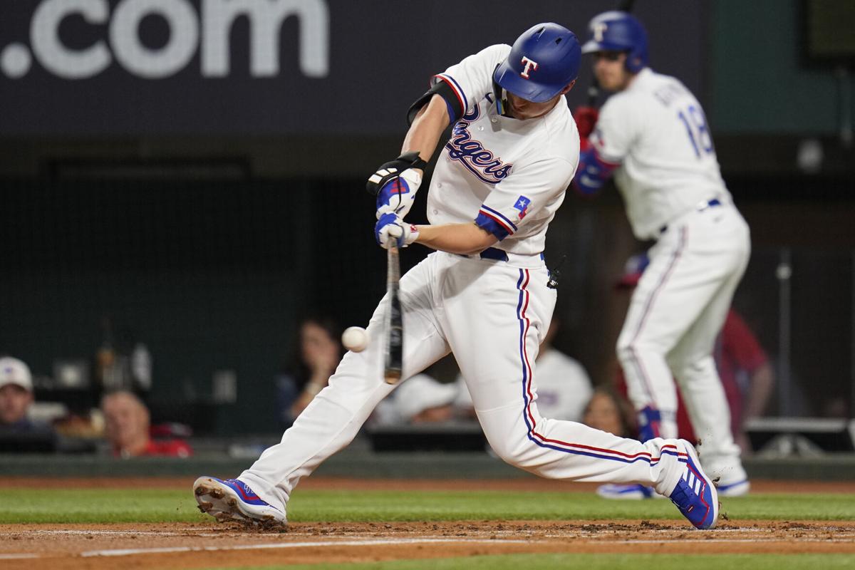 Jose Abreu 1st Home Run of the Postseason #Astros #MLB Distance