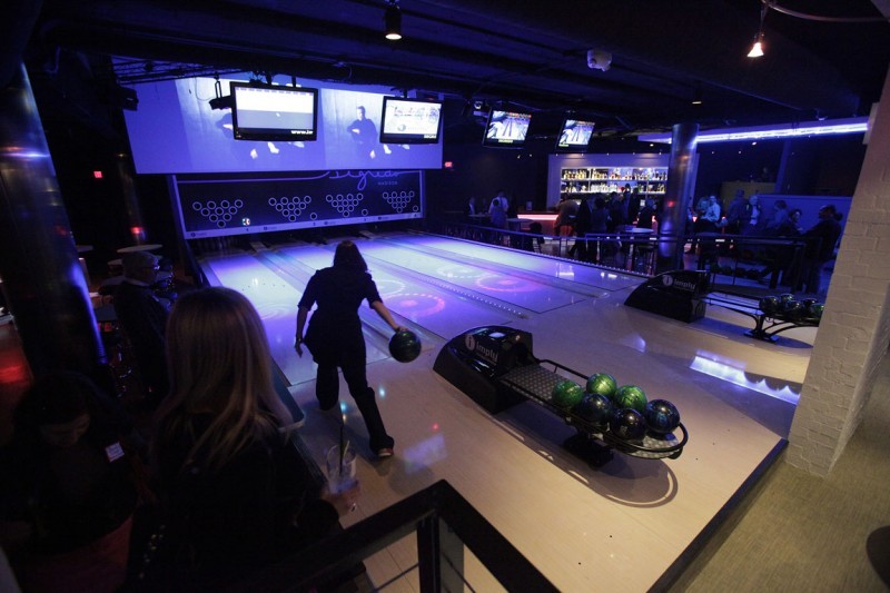 Bowling goes glam at downtown lounge