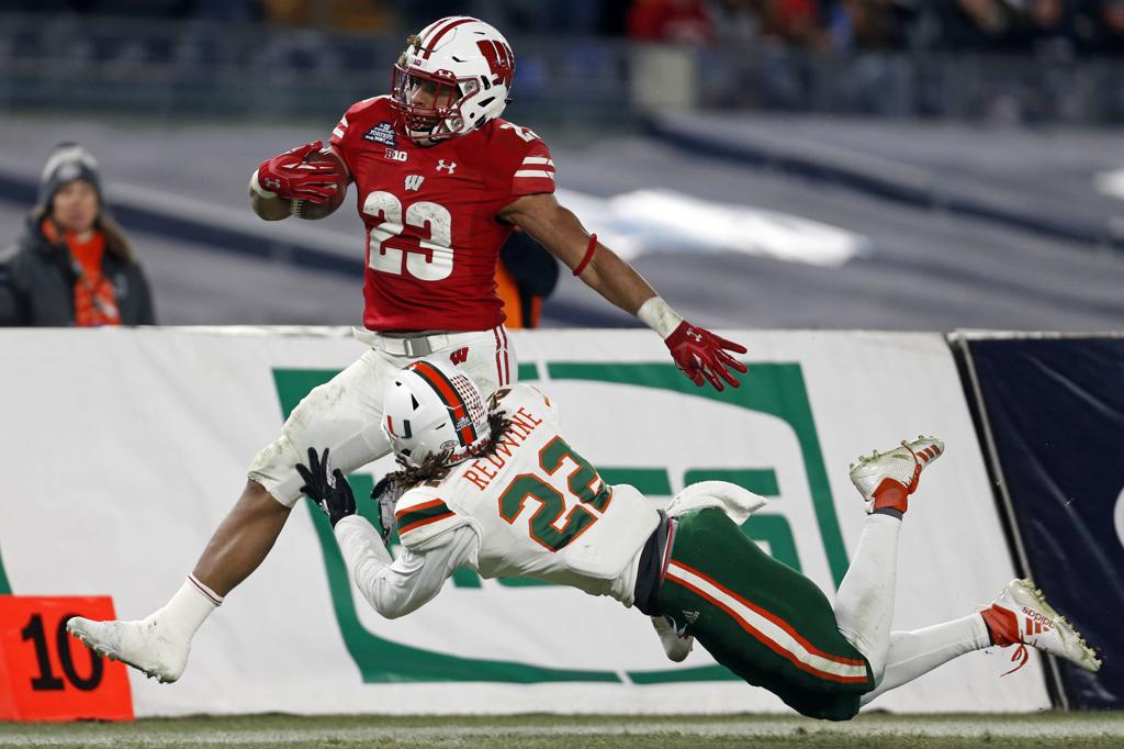 Jonathan Taylor Joins Badgers Track And Field Team College Football Madison Com