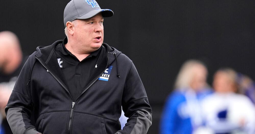 UK parts ways with Mark Stoops