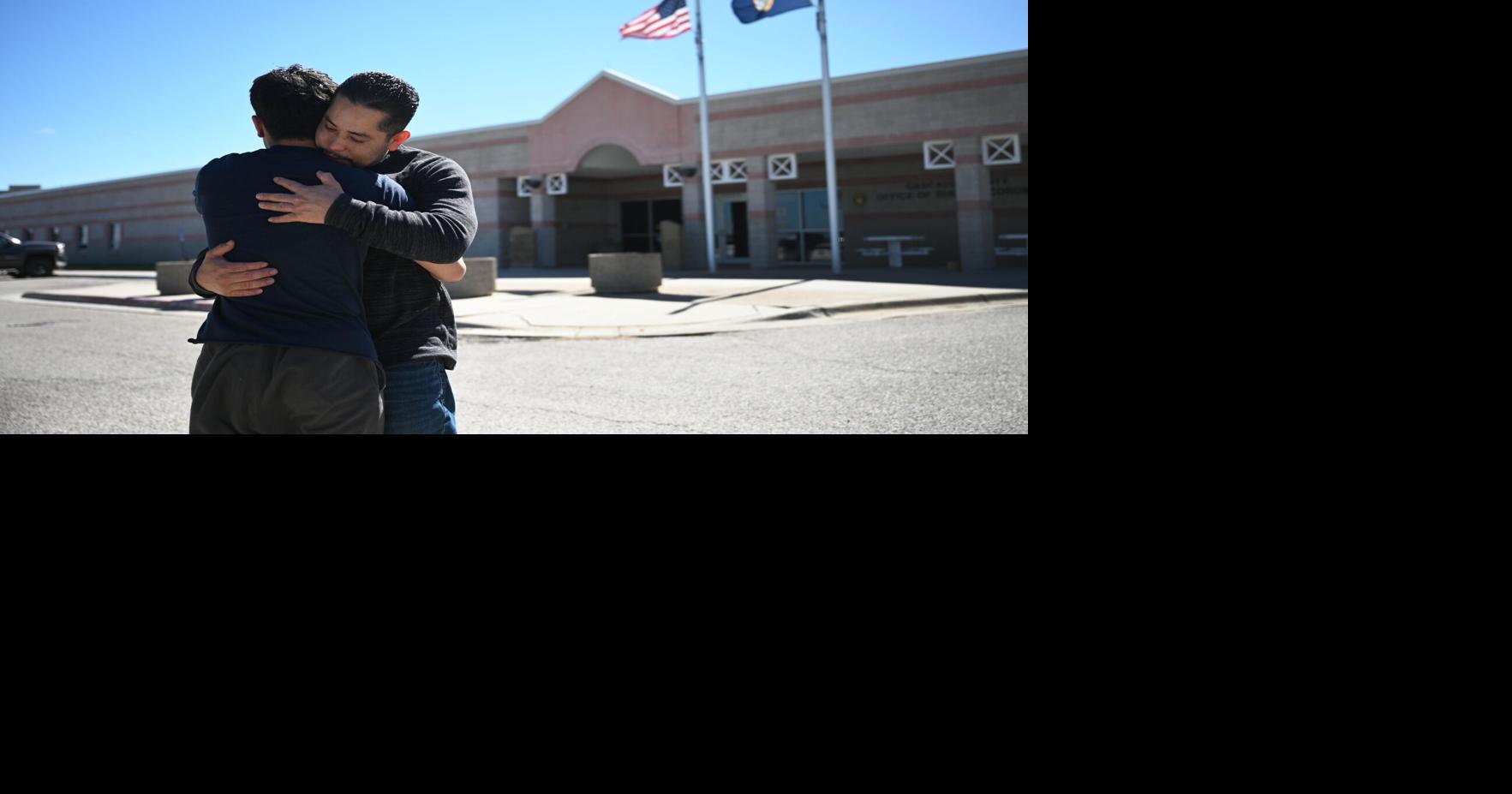 Mechanic Roberto Orozco-Ramirez walks free after more than 100 days in jail on immigration charges A federal judge in Montana has ordered the release of Roberto Orozco-Ramirez, a diesel mechanic detained for over 100 days on immigration charges By NORA MABIE/Montana Free Press - Montana Free Press May 15, 2026 16 mins ago