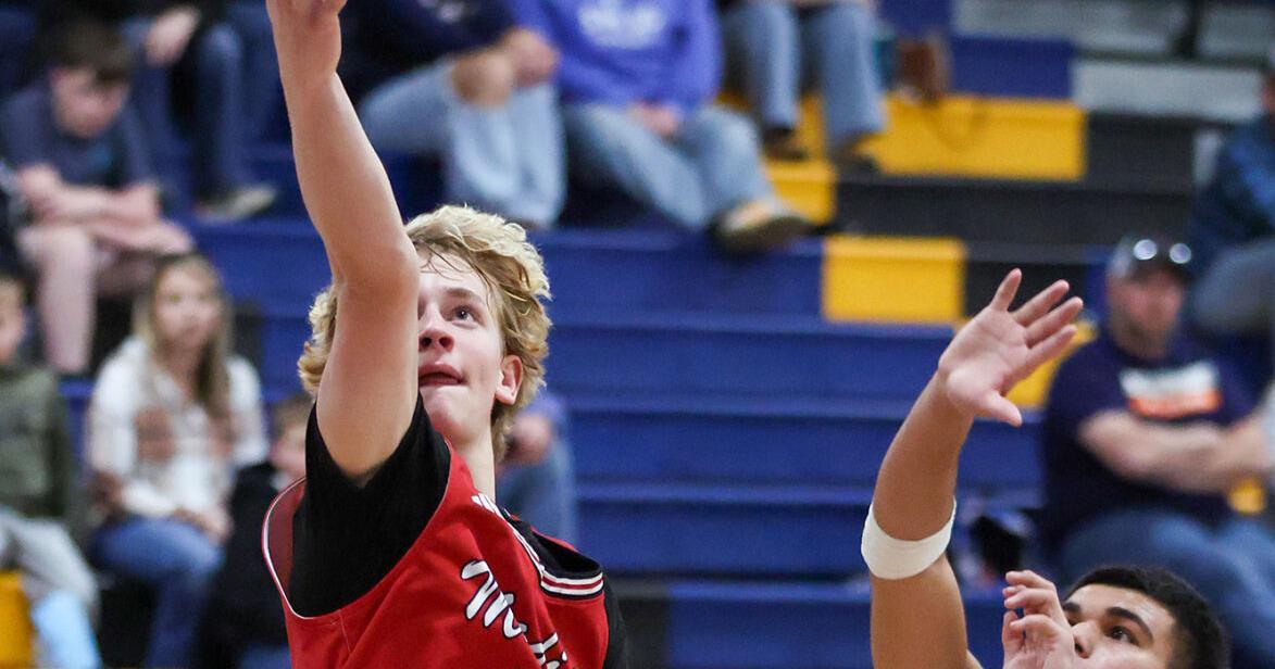 BASKETBALL ROUNDUP: Madison offense explodes in 103-58 win over Switzerland