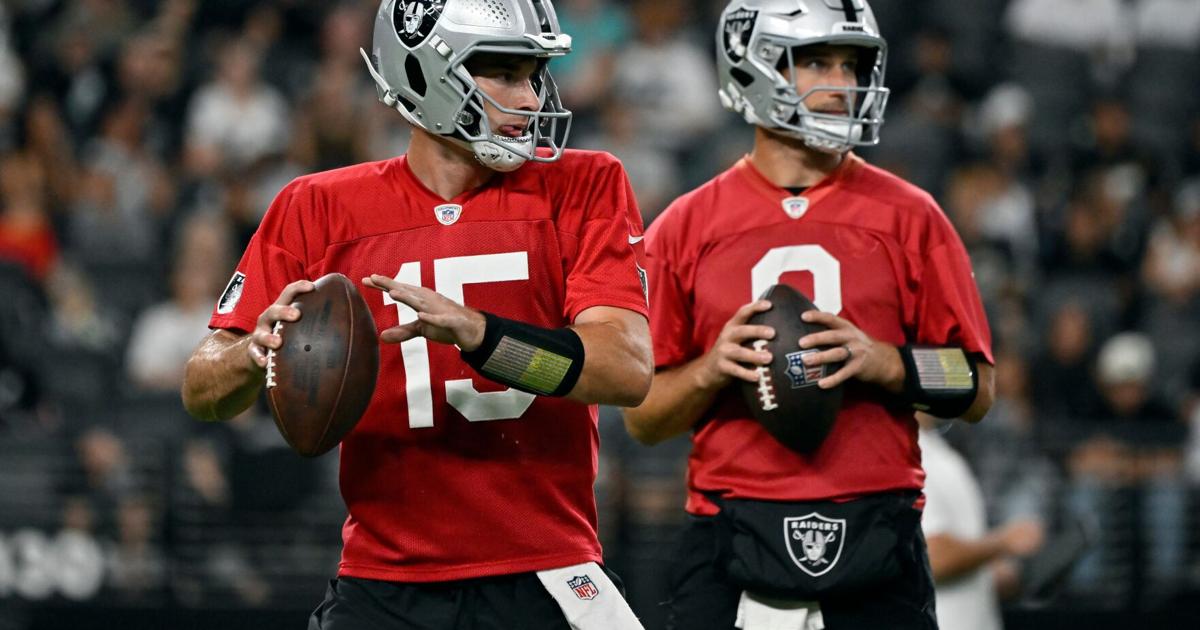 Kirk Cousins' view on mentoring is different from Joe Montana and Brett Favre's Joe Montana wasn't interested in teaching Steve Young when the two Hall of Fame quarterbacks played together in San Francisco