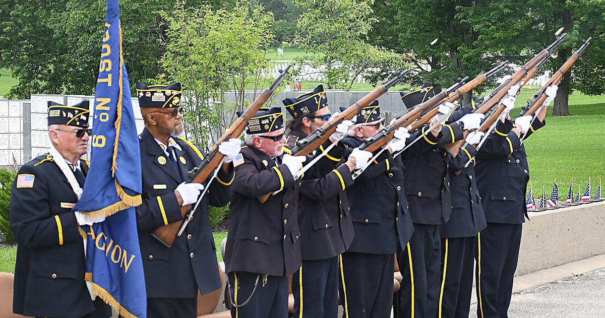Grateful community gathers to remember and honor the brave