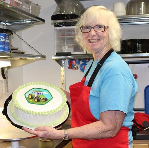 Dairy Queen cake decorator spreads happiness | News ...