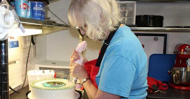 Dairy Queen Cake Decorator Spreads Happiness News Madraspioneer Com