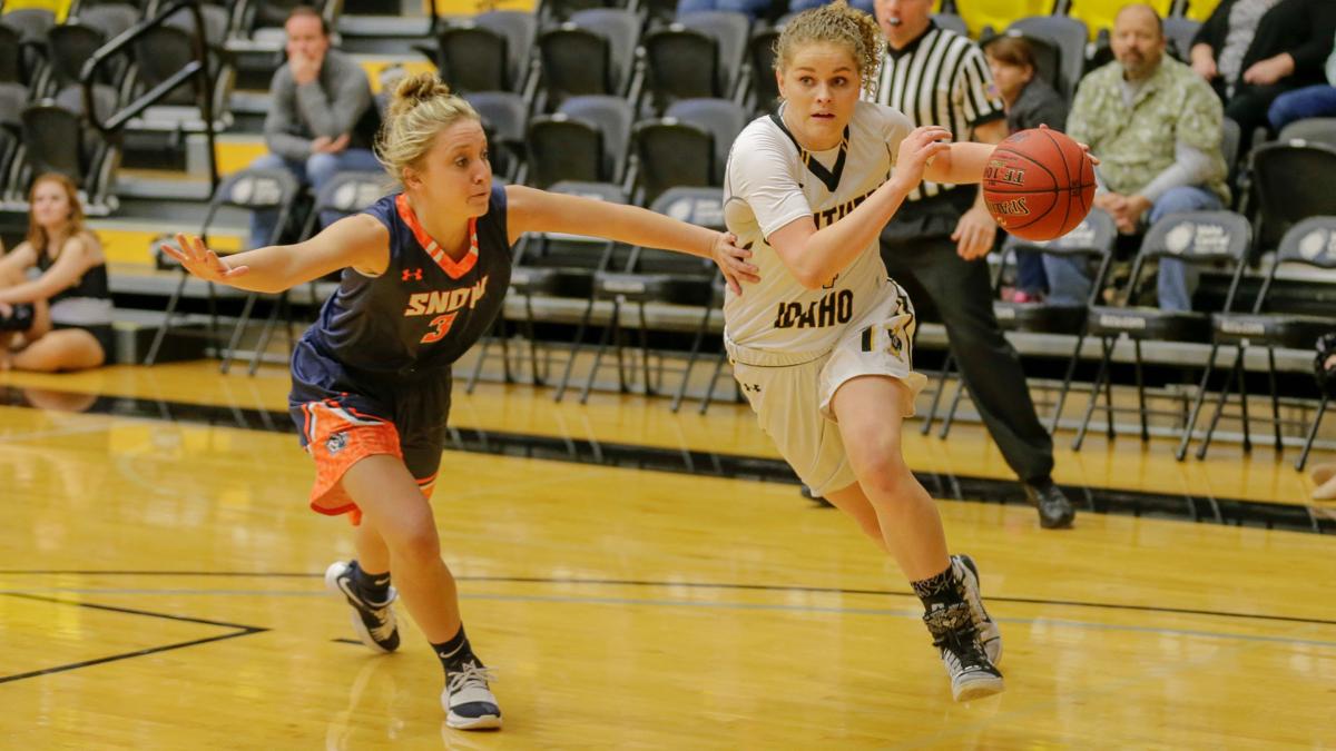Cold Golden Eagles Fall Again To Snow College Of Southern Idaho