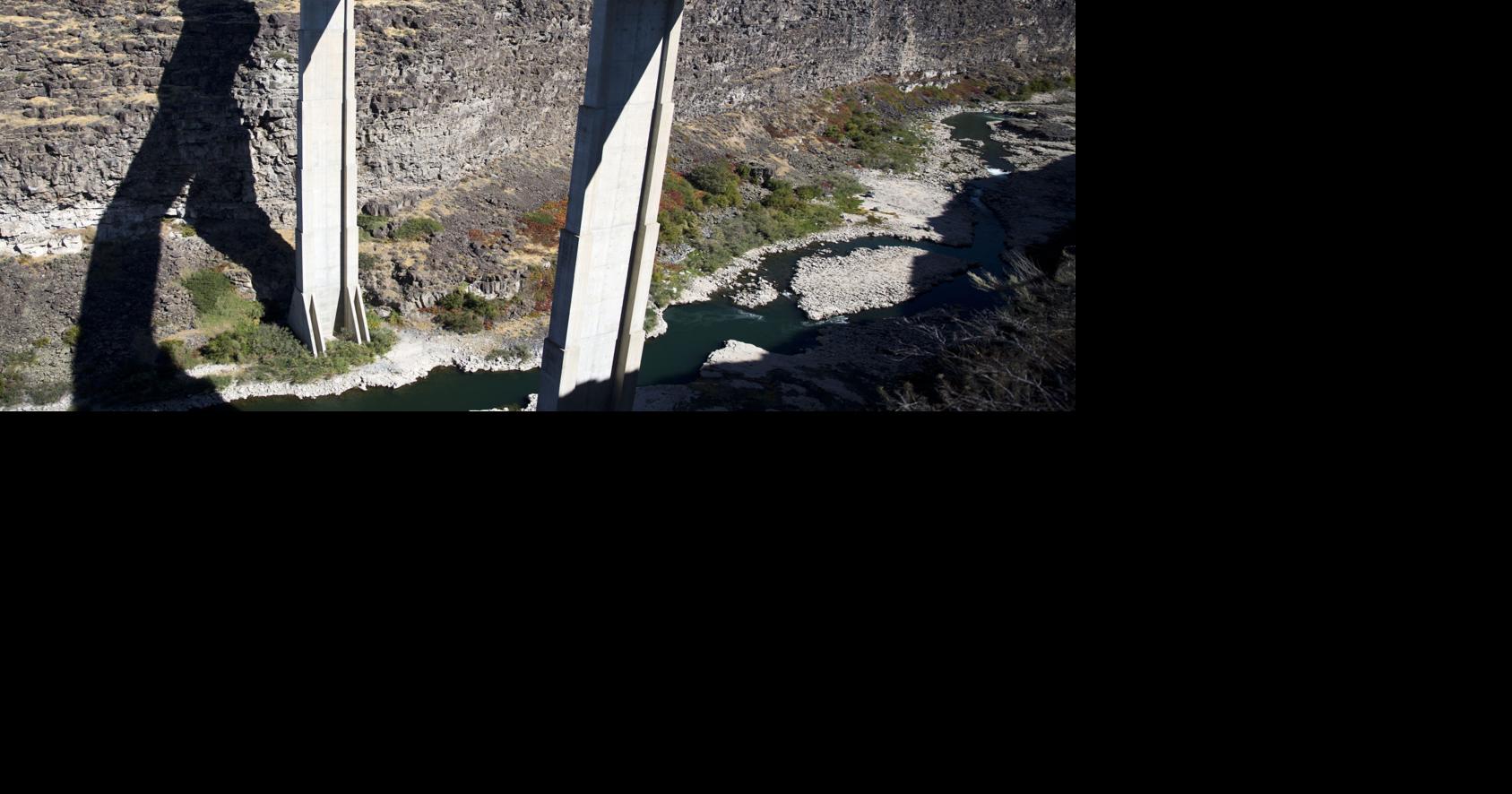 1966: Hansen Bridge