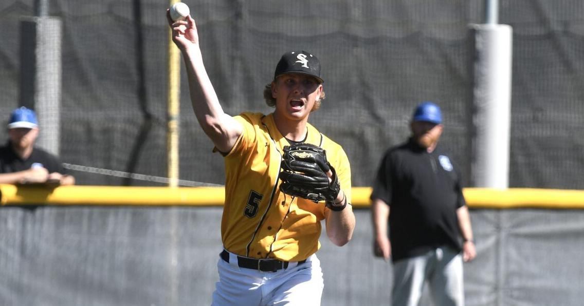 CSI baseball closes season after back-to-back losses in Region 18 championship