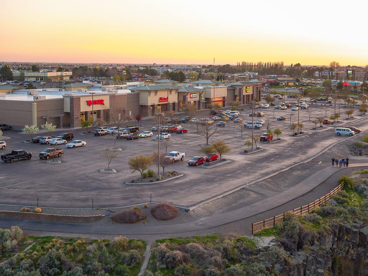 Canyon Rim Shopping Centers Cost New Owners A Pretty Penny Business Magicvalley Com