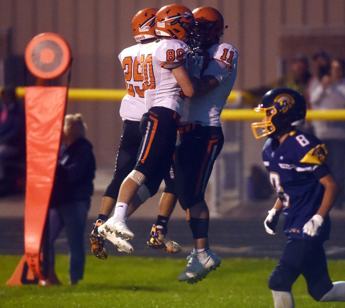 Prep football Buhl dominates Wendell 746