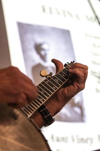 Gary Eller sings songs of historic Idaho women